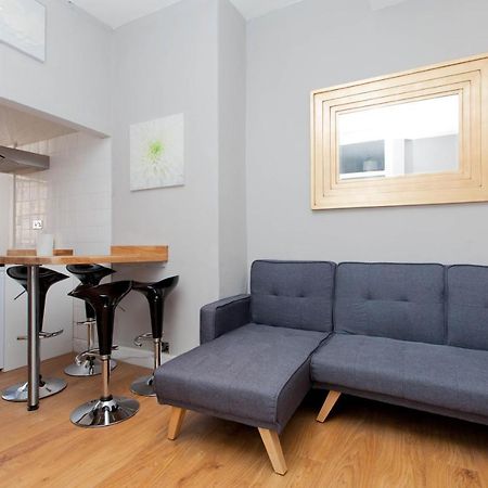Bright & Homely City Centre Apartment Near Holyrood Edimburgo Exterior foto